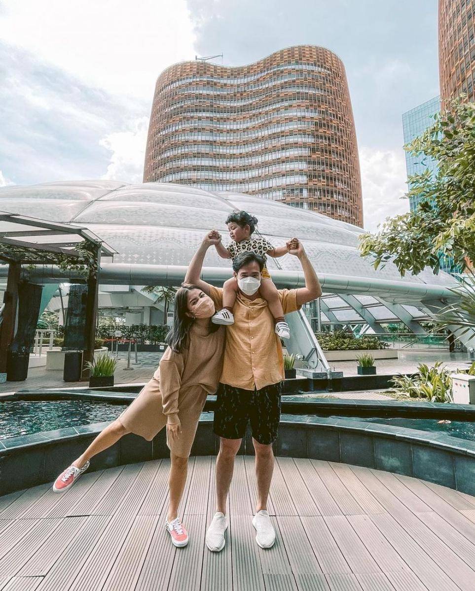 Tarra Budiman dan keluarga(instagram.com/tarrabudiman)