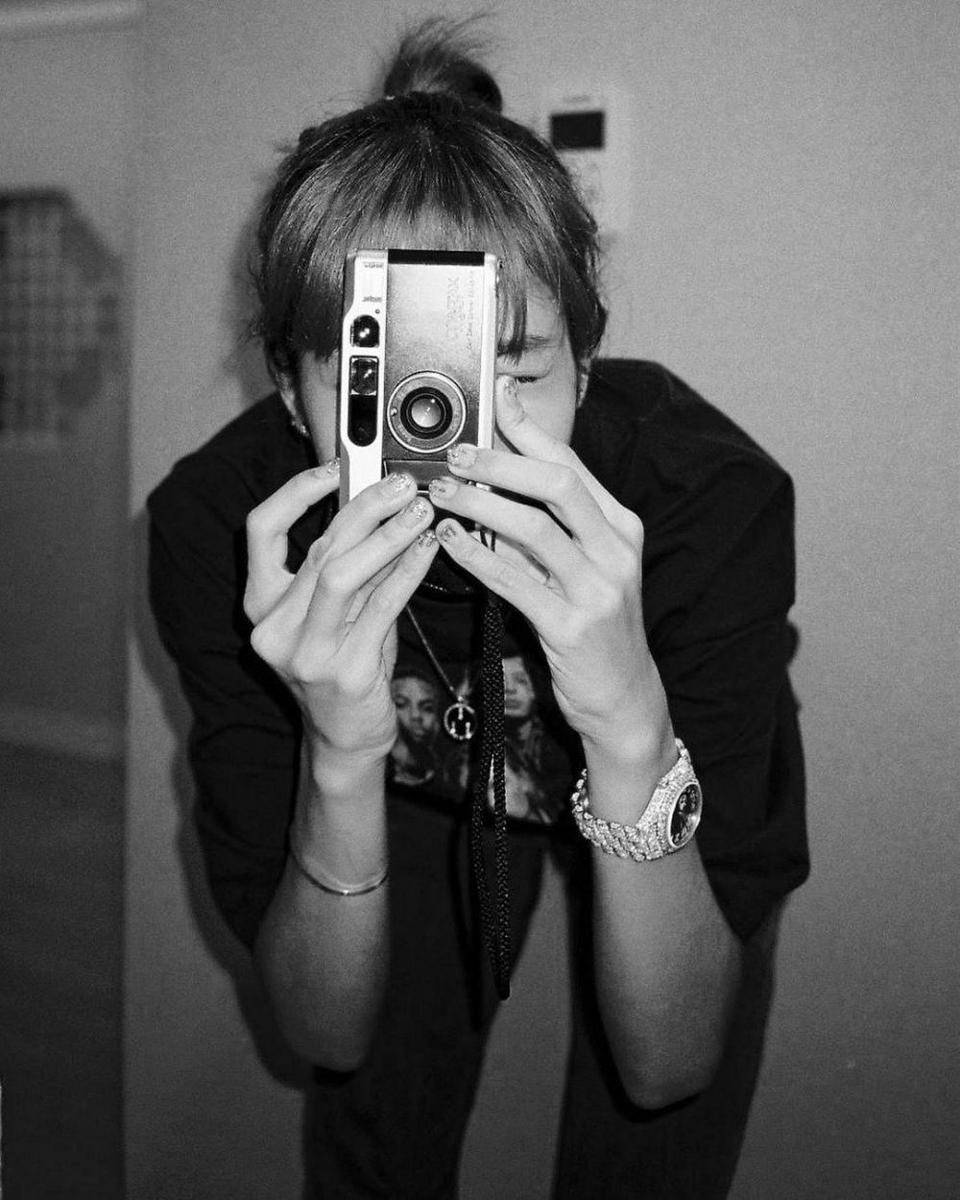 ide foto ala Lisa BLACKPINK (instagram.com/lalalalisa_m)