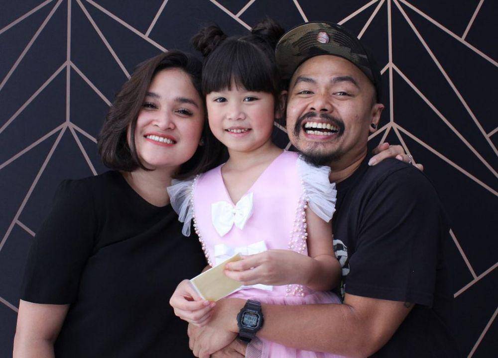 Wendi Cagur dan keluarga (instagram.com/revtiayunatasya)