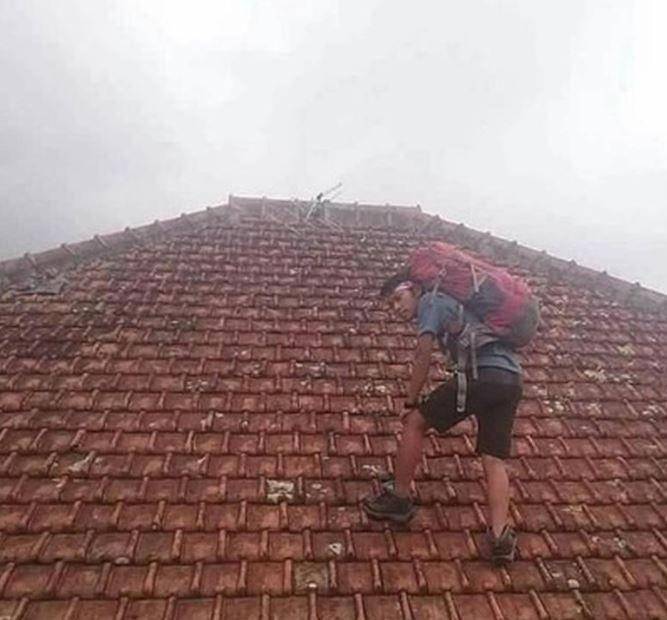 momen lucu dipotret dari atas (instagram.com/recehan.ku)