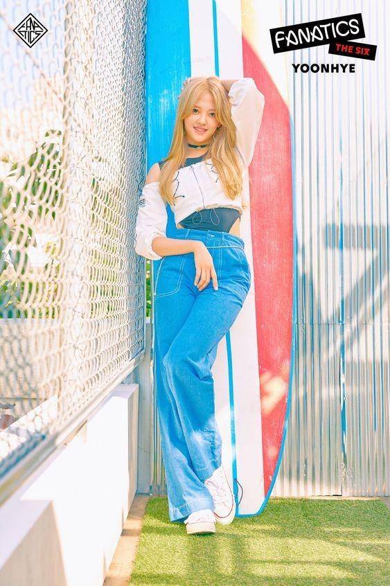 Yoonhye Fanatics (dok. FENT/Fascino Entertainment)