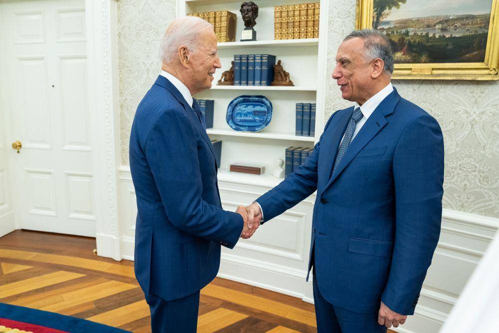 Presiden Amerika Serikat Joe Biden bertemu dengan Perdana Menteri Irak Mustafa Al-Kadhimi di Gedung Putih (26/7/2021). (Twitter.com/WhiteHouse)