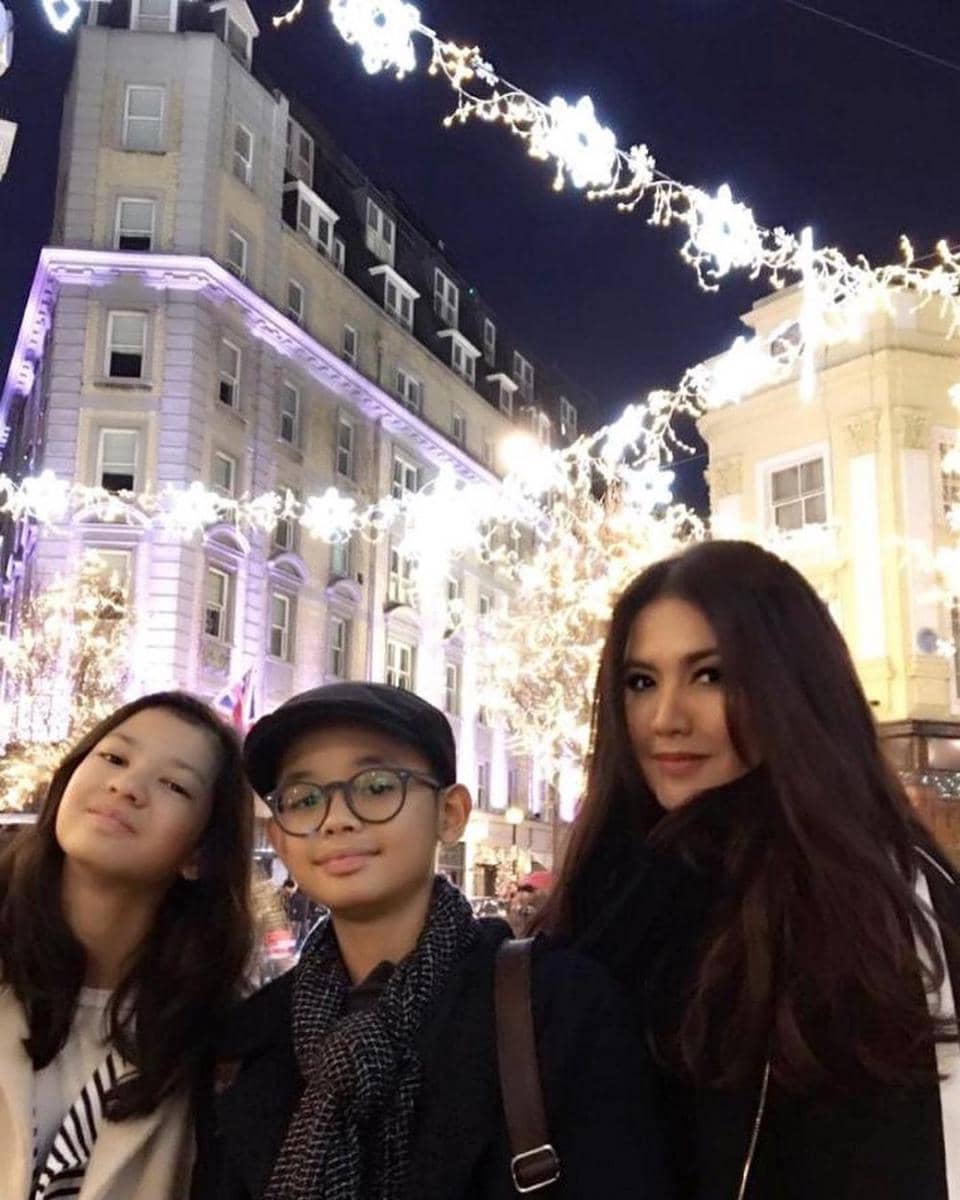 Cornelia Agatha dan anak kembarnya (instagram.com/fabuloustwins)