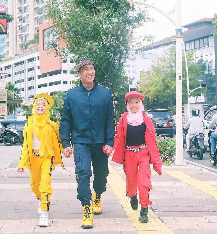 Irfan Hakim dan anak kembarnya (instagram.com/irfanhakim75)