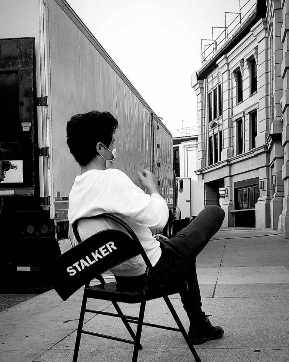 Penn Badgley (instagram.com/younetflix)