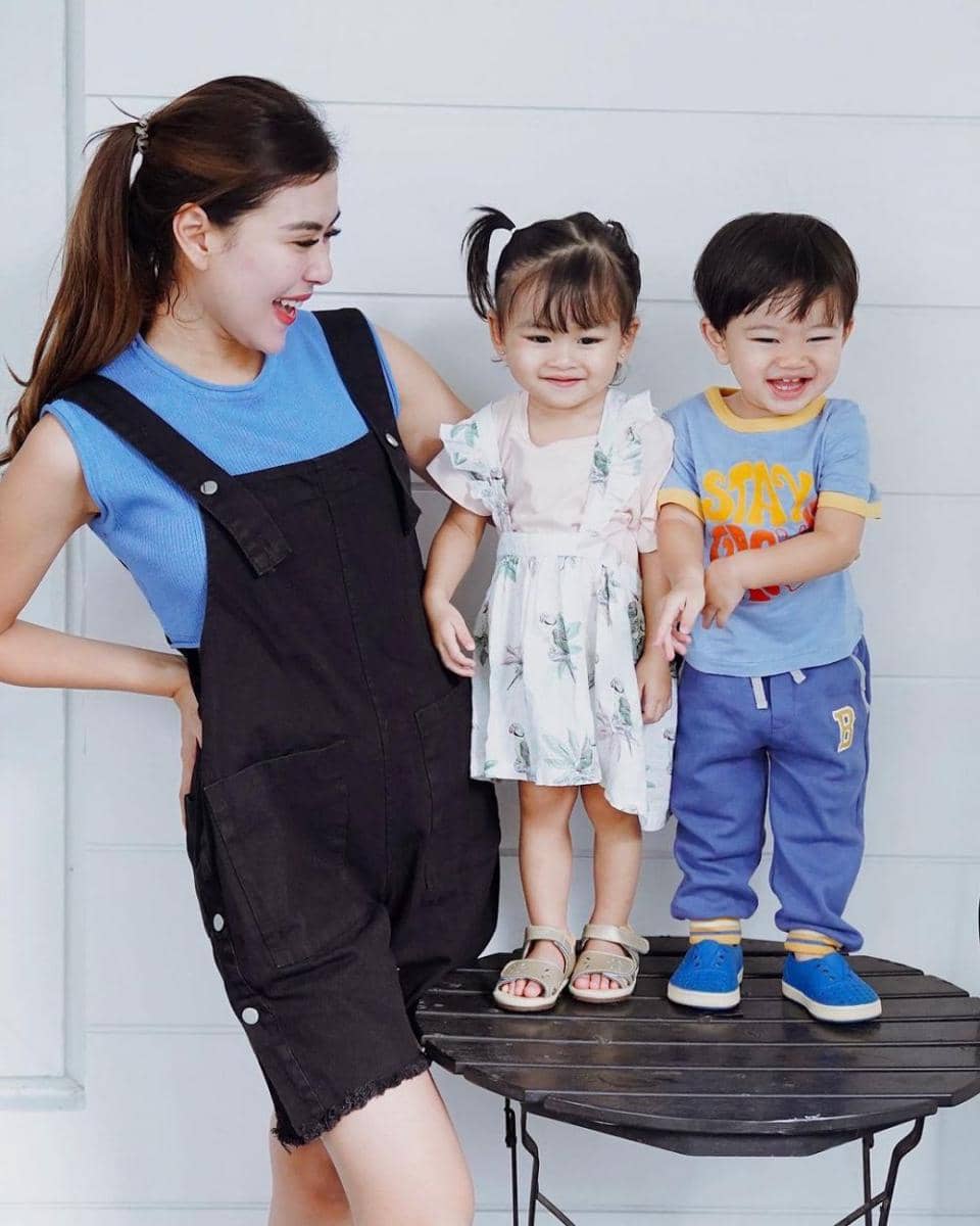 Syahnaz Sadiqah dan anak kembarnya (instagram.com/syahnazs)