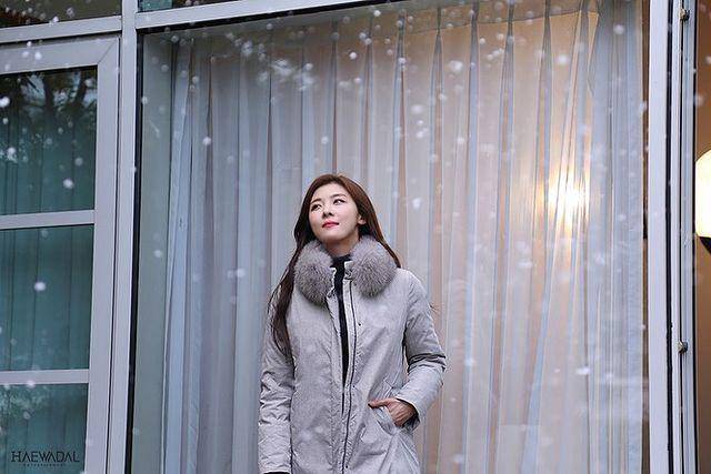 Penampilan terbaru Ha Ji Won (instagram.com/haewadal_entertainment)