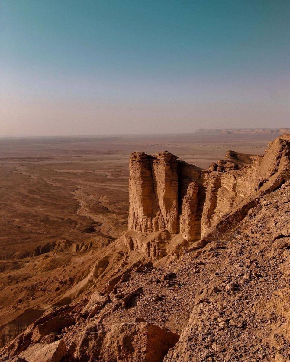 Jebel Fihrayn (instagram.com/wanderwithtastypalate)