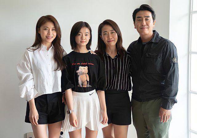 Penampilan terbaru Ha Ji Won (instagram.com/haewadal_entertainment)