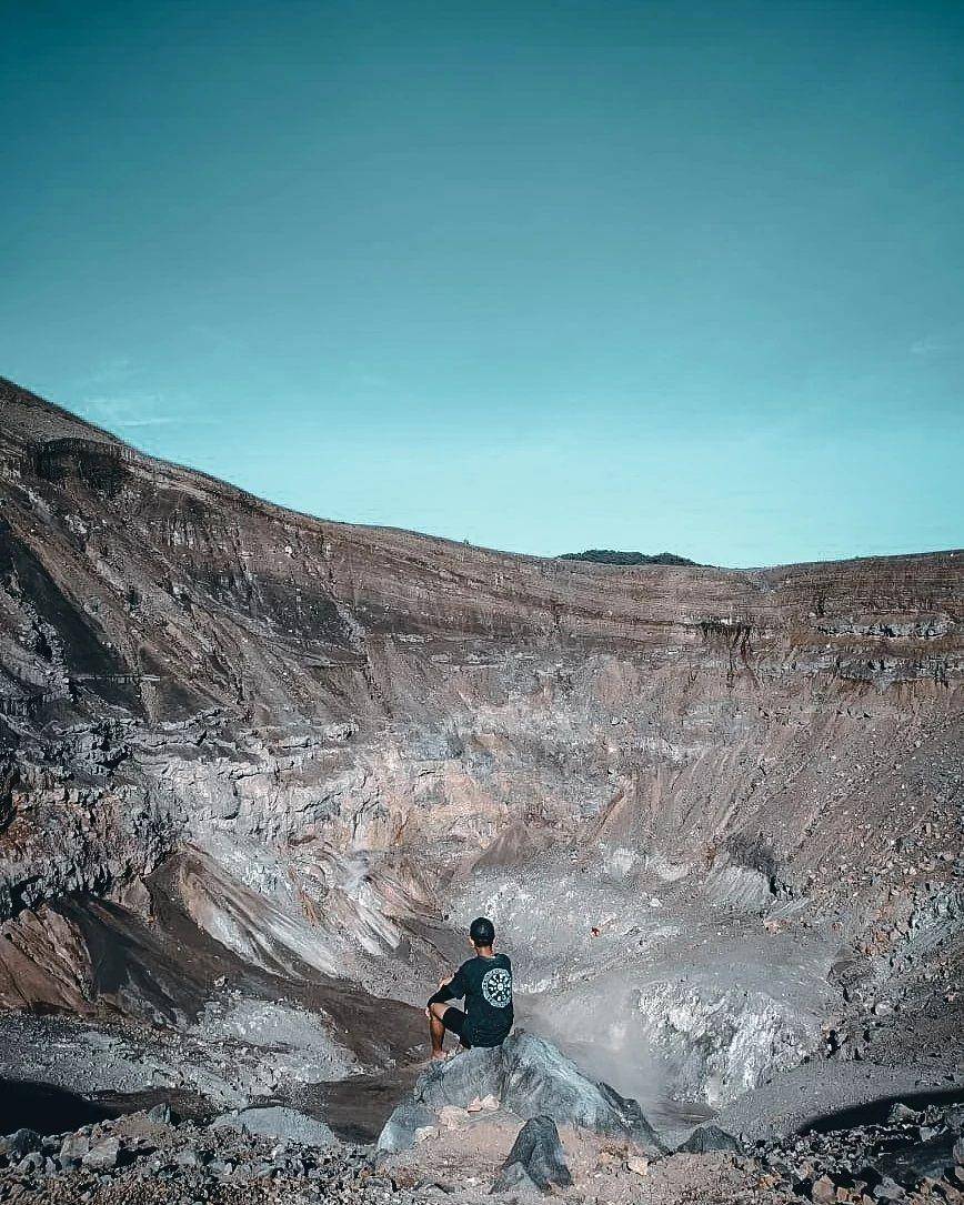 Gunung Lokon (instagram.com/_kinggrogi)