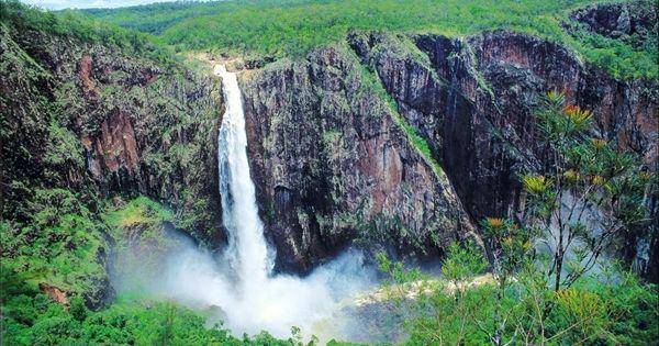 Air terjun Wallaman (townsvillenorthqueensland.com.au)