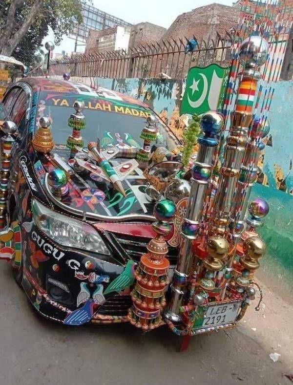 modifikasi mobil kreatif kebablasan (izismile.com)
