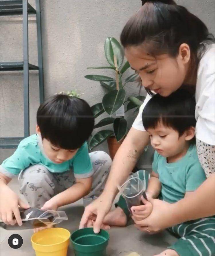 Putri Titian (instagram.com/putrititian)