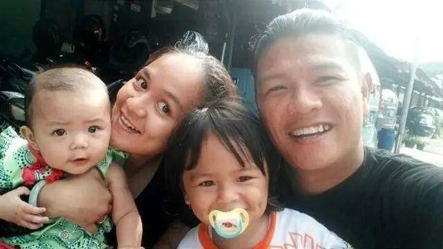 Keluarga Andika Kangen Band saat bersama Caca. (Dok. Istimewa)
