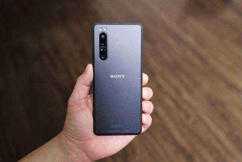 Sony Xperia Pro (cnet.com)