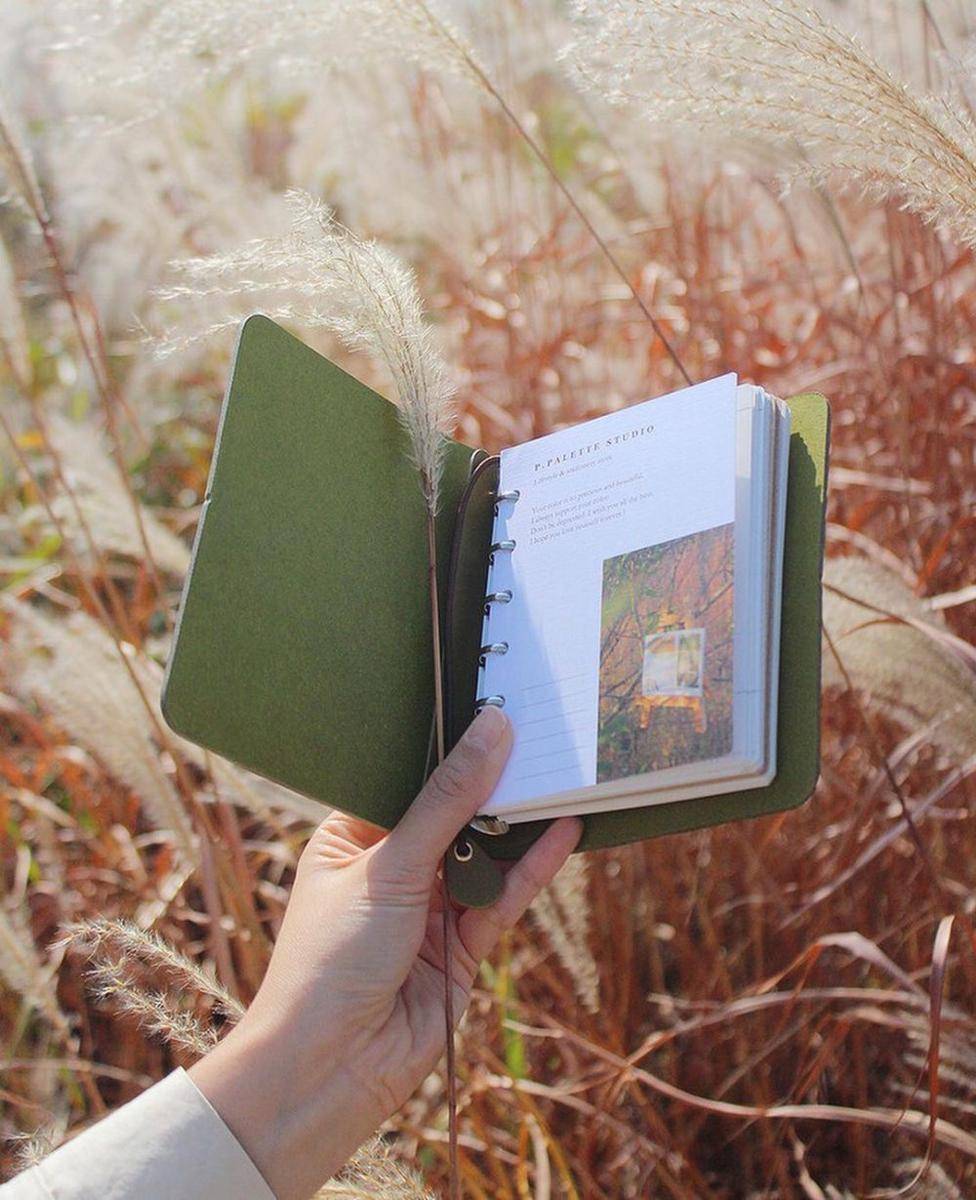 Stationery (instagram.com/p.palette)