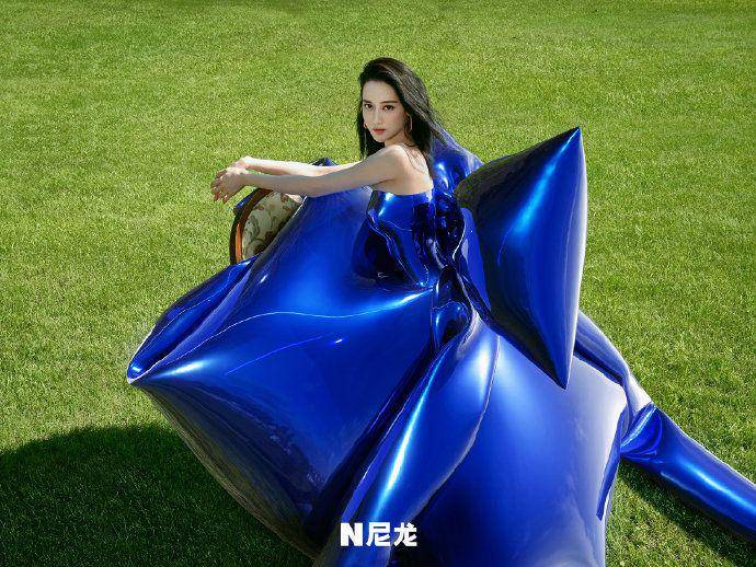 Dilraba Dilmurat (weibo.com/NYLON_CHINA)
