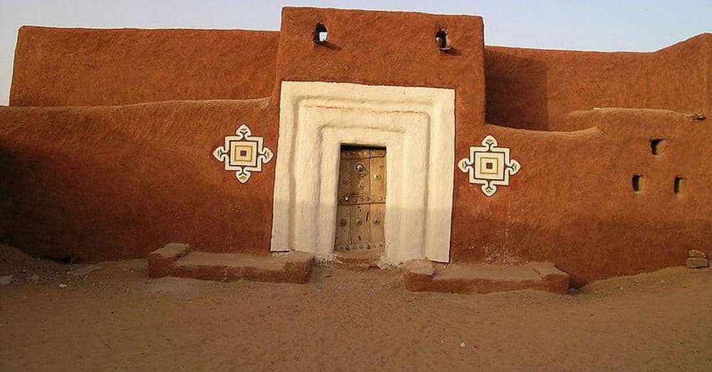 Arsitektur tradisional Ghana di Oulata, Mauritania (worldhistory.org)