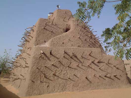 Makam Kaisar Askia Muhammad di Gao, Mali (worldhistory.org)