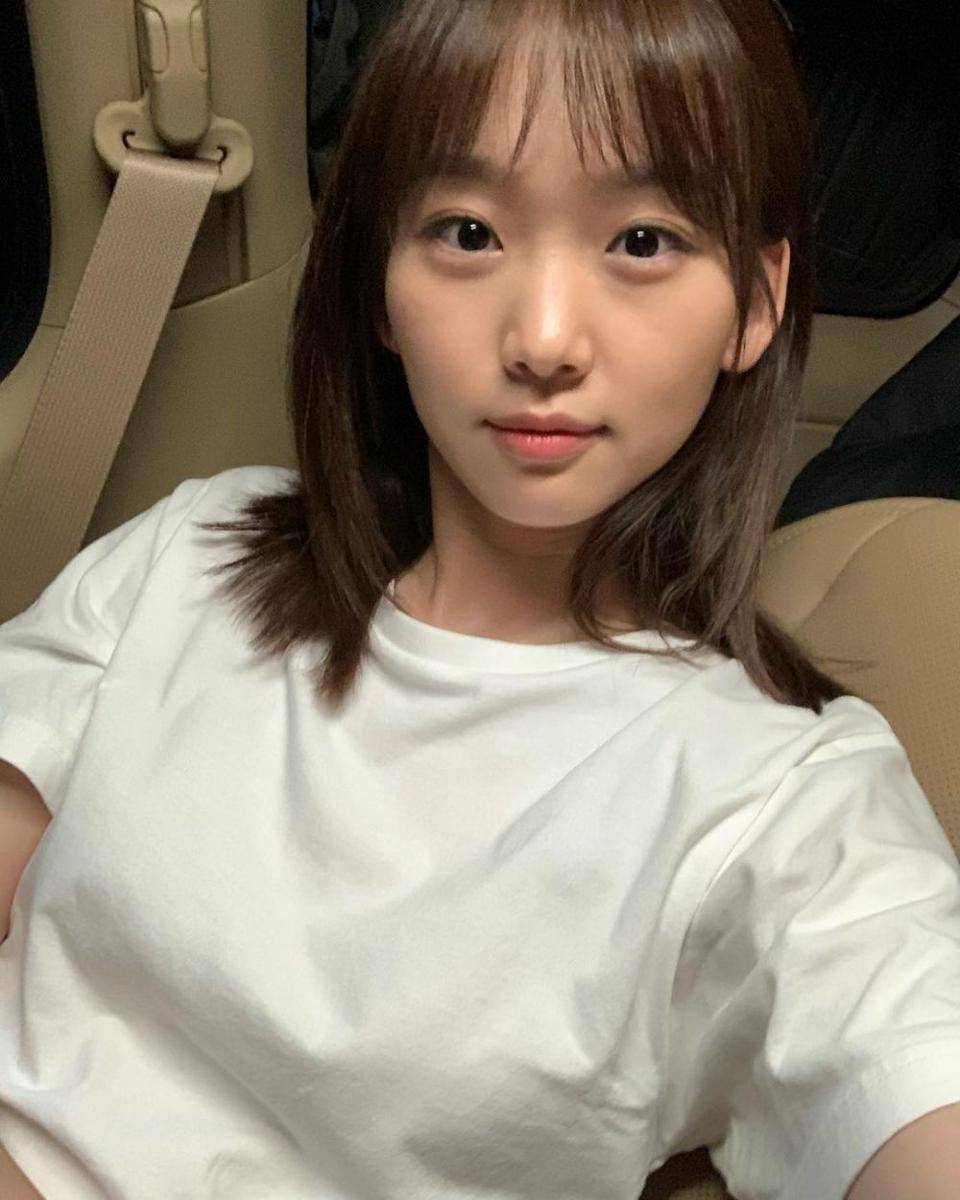 Jin Ki Joo (instagram.com/jinkijoo)