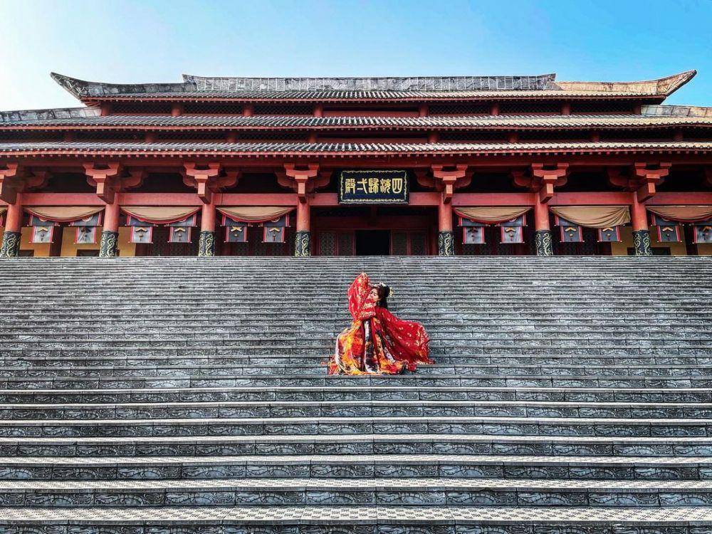 Hengdian World Studio (instagram.com/ccariel_928)