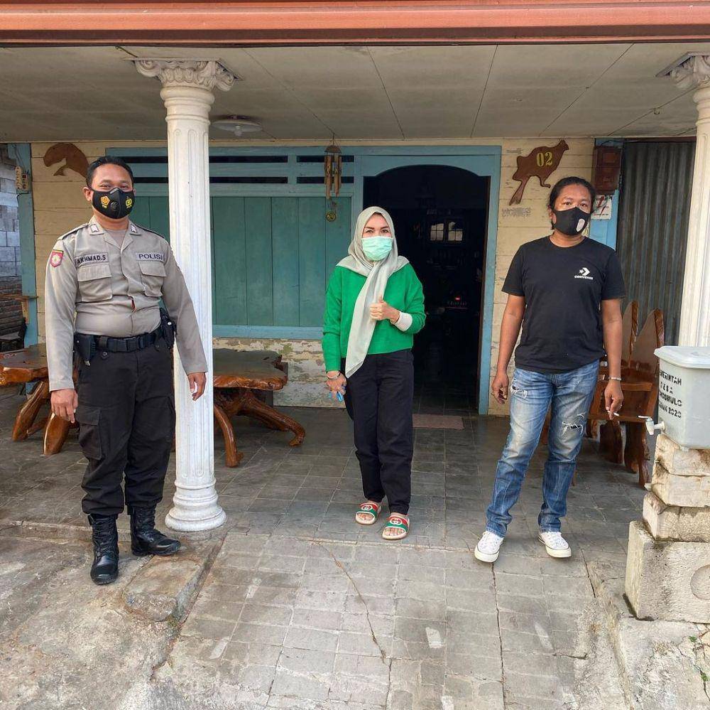 Orangtua Ayu Ting Ting datangi rumah penghina anak dan cucunya. (instagram.com/mom_ayting92_)