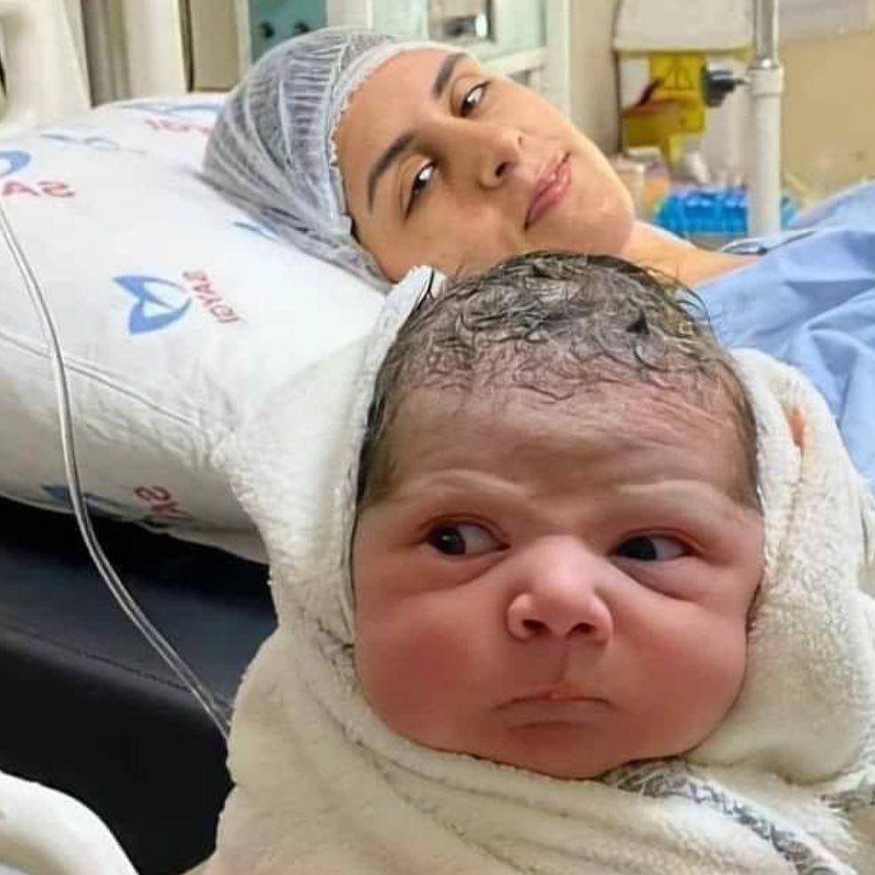 meme bayi lahir (instagram.com/womansfash)