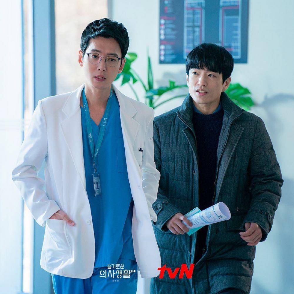 Jung Kyung Ho dan Jung Moon Sung di Hospital Playlist 2. (instagram.com/hospitalplaylist_official)