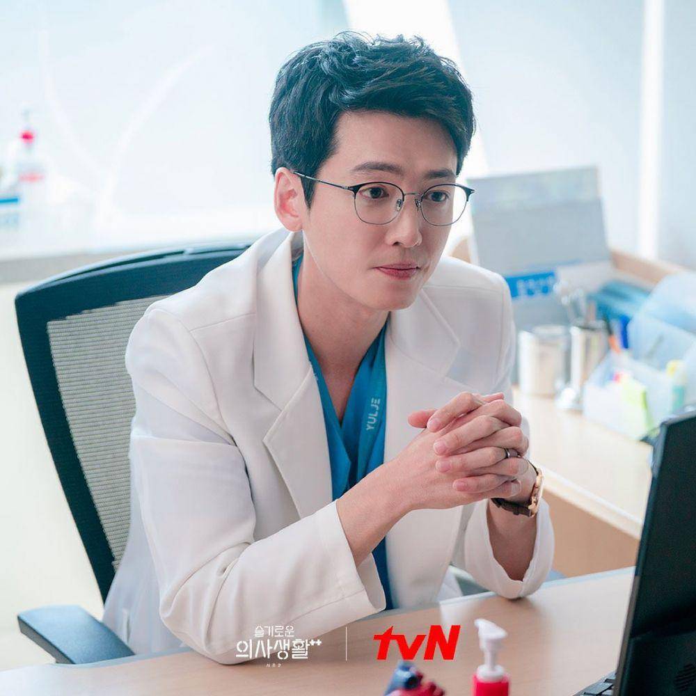 Jung Kyung Ho di Hospital Playlist 2. (instagram.com/hospitalplaylist_official)
