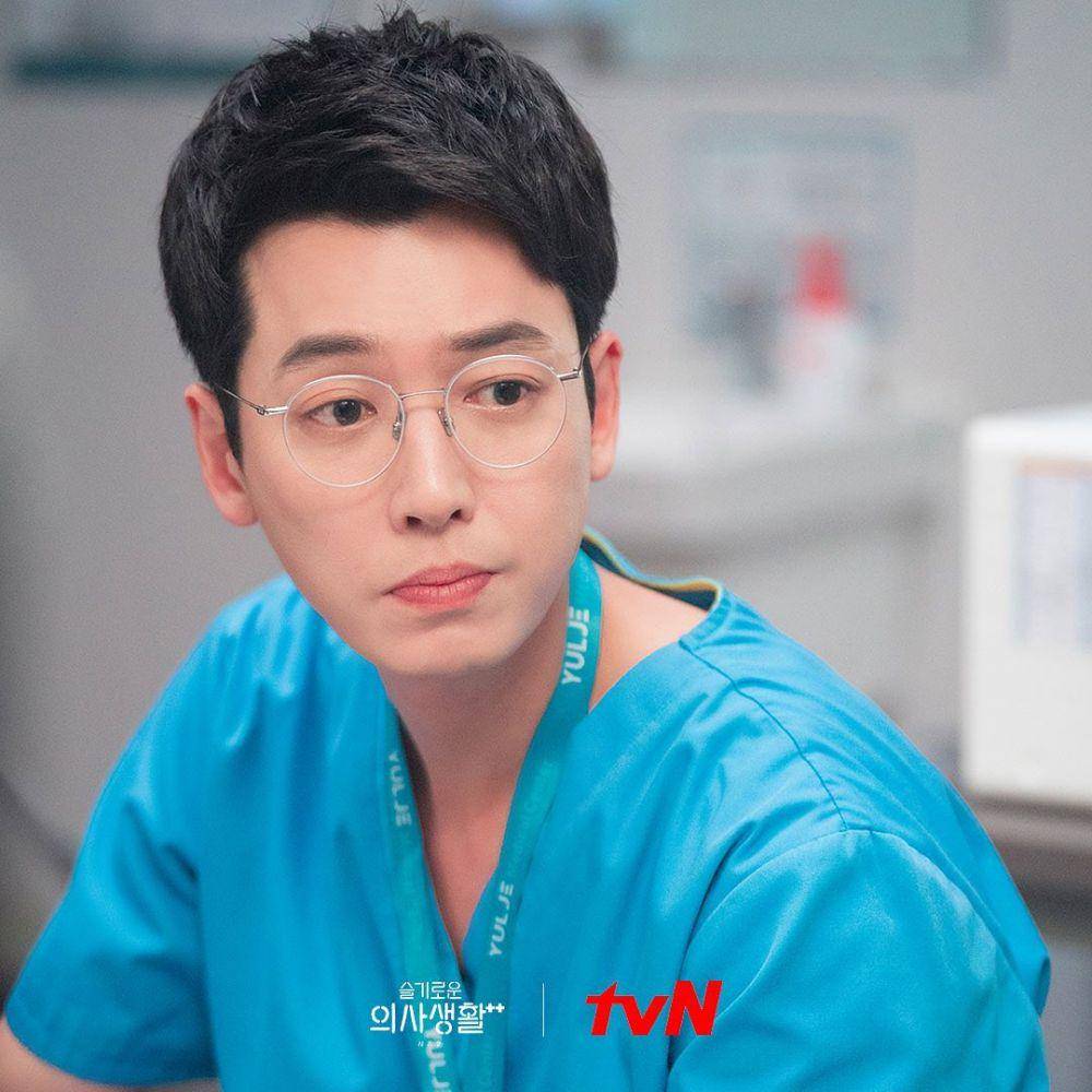 Jung Kyung Ho di Hospital Playlist 2. (instagram.com/hospitalplaylist_official)