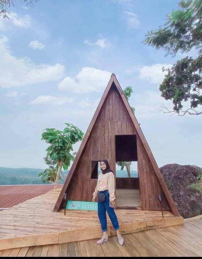 Tempat wisata dijual di Kulon Progo. Instagram/gunungkuniranofficial