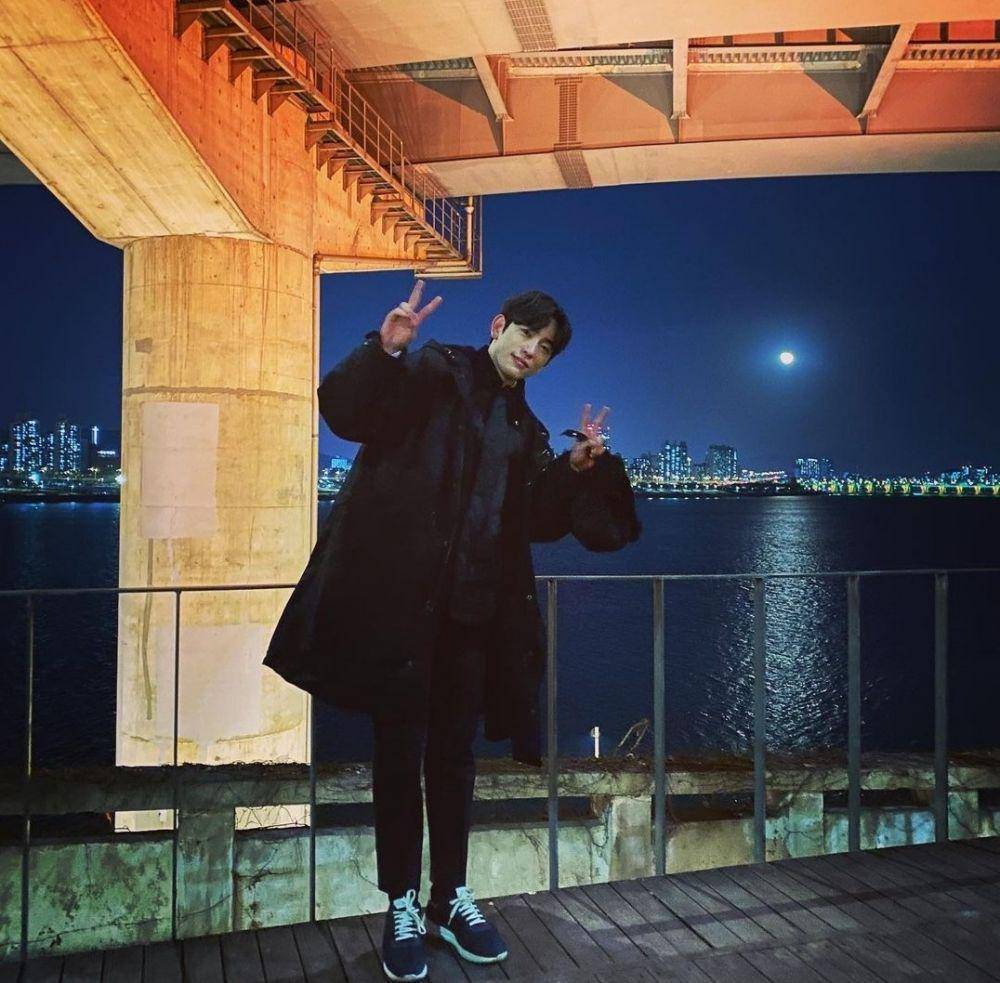 Jinyoung (instagram.com/jinyoung_0922jy)