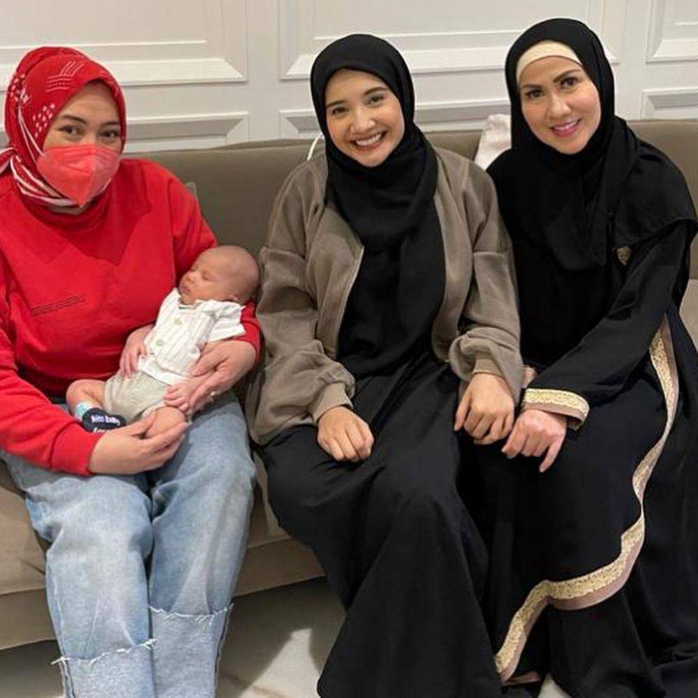Venna Melinda dan Zaskia Sungkar (instagram.com/vennamelindareal)