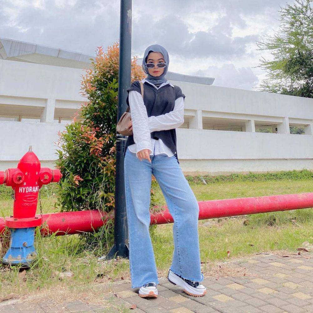 potret padu padan vest ala Nola Clara (instagram.com/nolaclr.a)