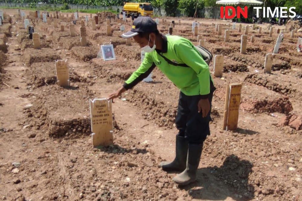 Bulan Juli Penuh "Innalillahi" Bagi Saifullah, Penggali Makam COVID-19