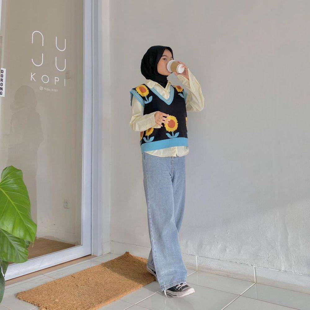 potret padu padan vest ala Nola Clara (instagram.com/nolaclr.a)