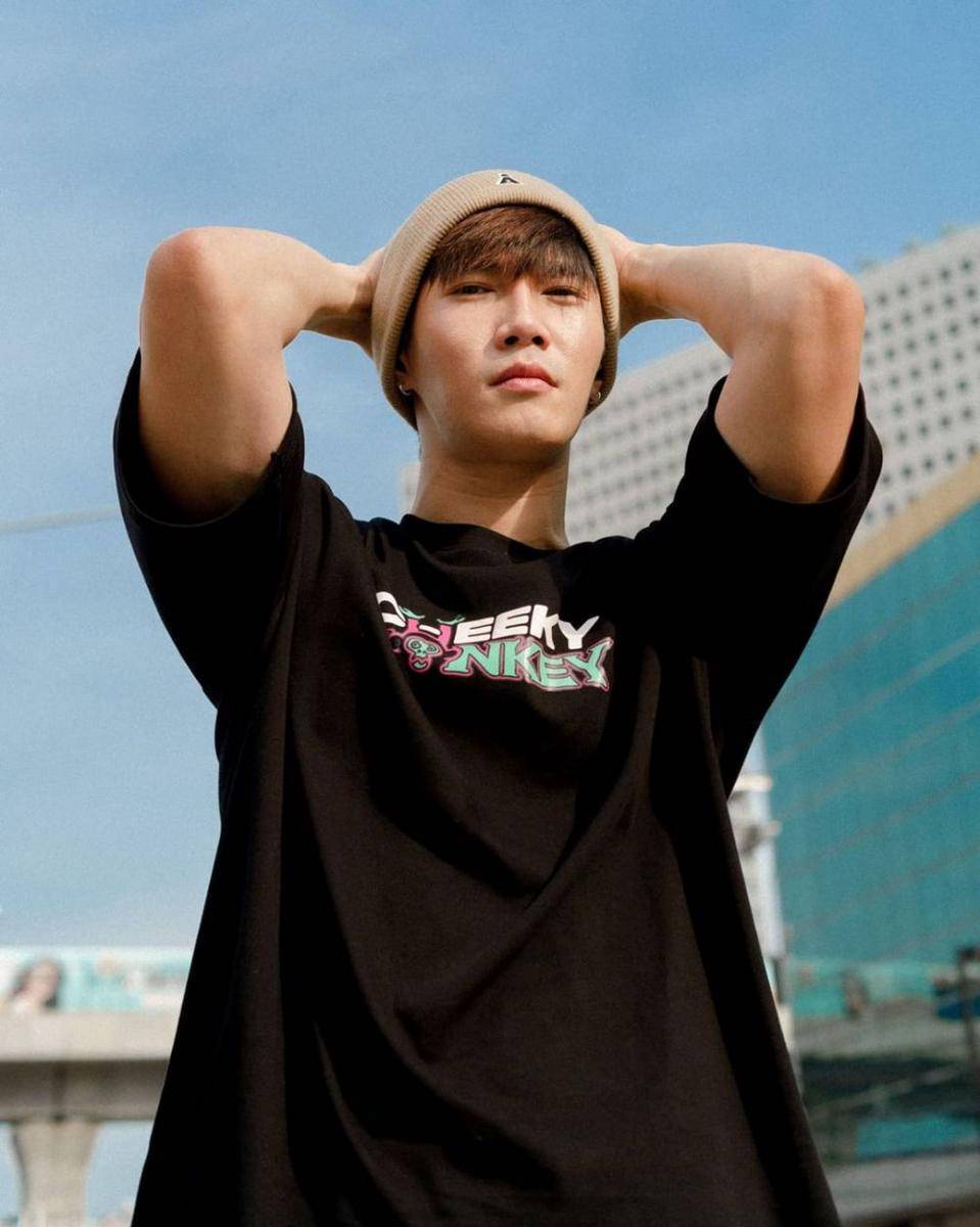 potret Guy Sivakorn, aktor GMMTV dengan tinggi badan 185 cm (instagram.com/guysivakorn)