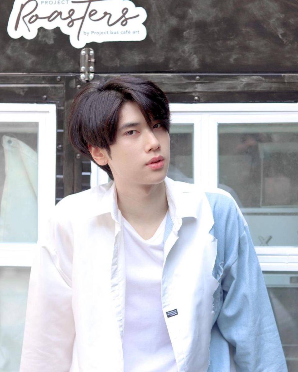 potret Dunk Natachai, aktor GMMTV dengan tinggi badan 185 cm (instagram.com/dunknatachai)