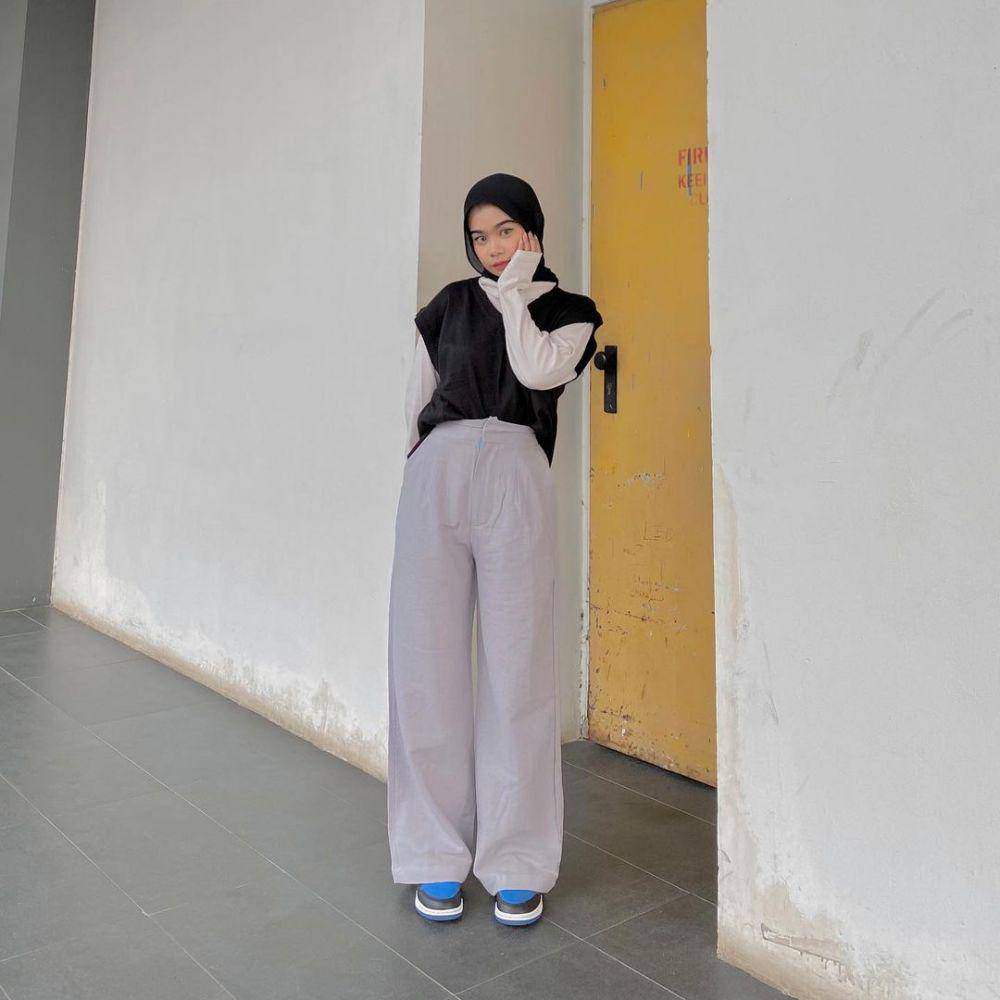 potret padu padan vest ala Nola Clara (instagram.com/nolaclr.a)