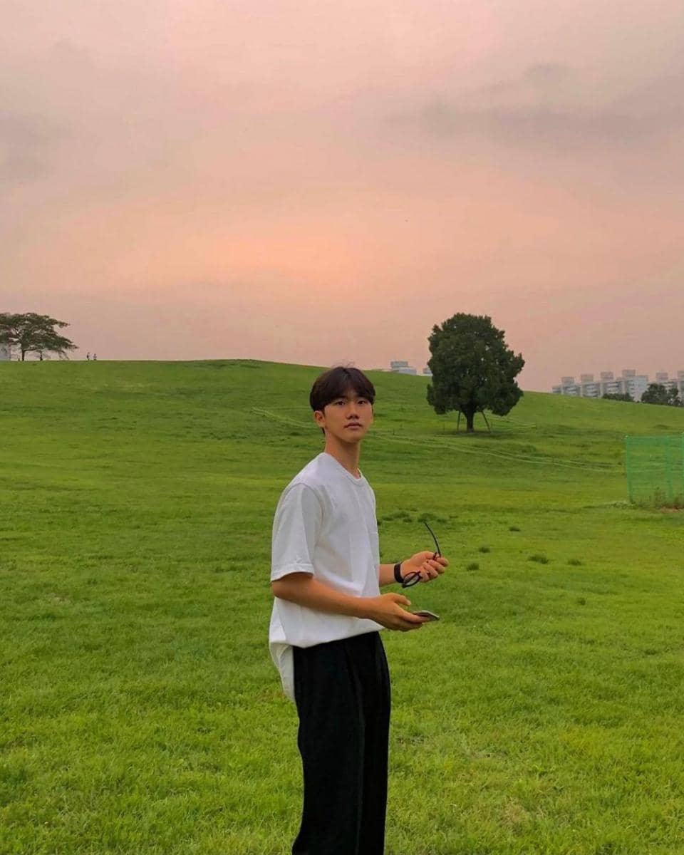 Ahn Ji Ho (instagram.com/an___jiho)