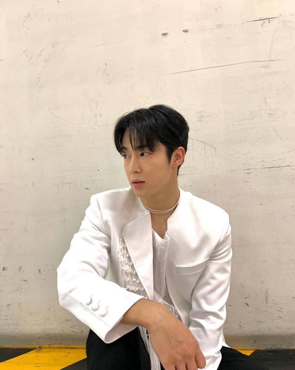 Dawon SF9 (instagram.com/dwww_w_)