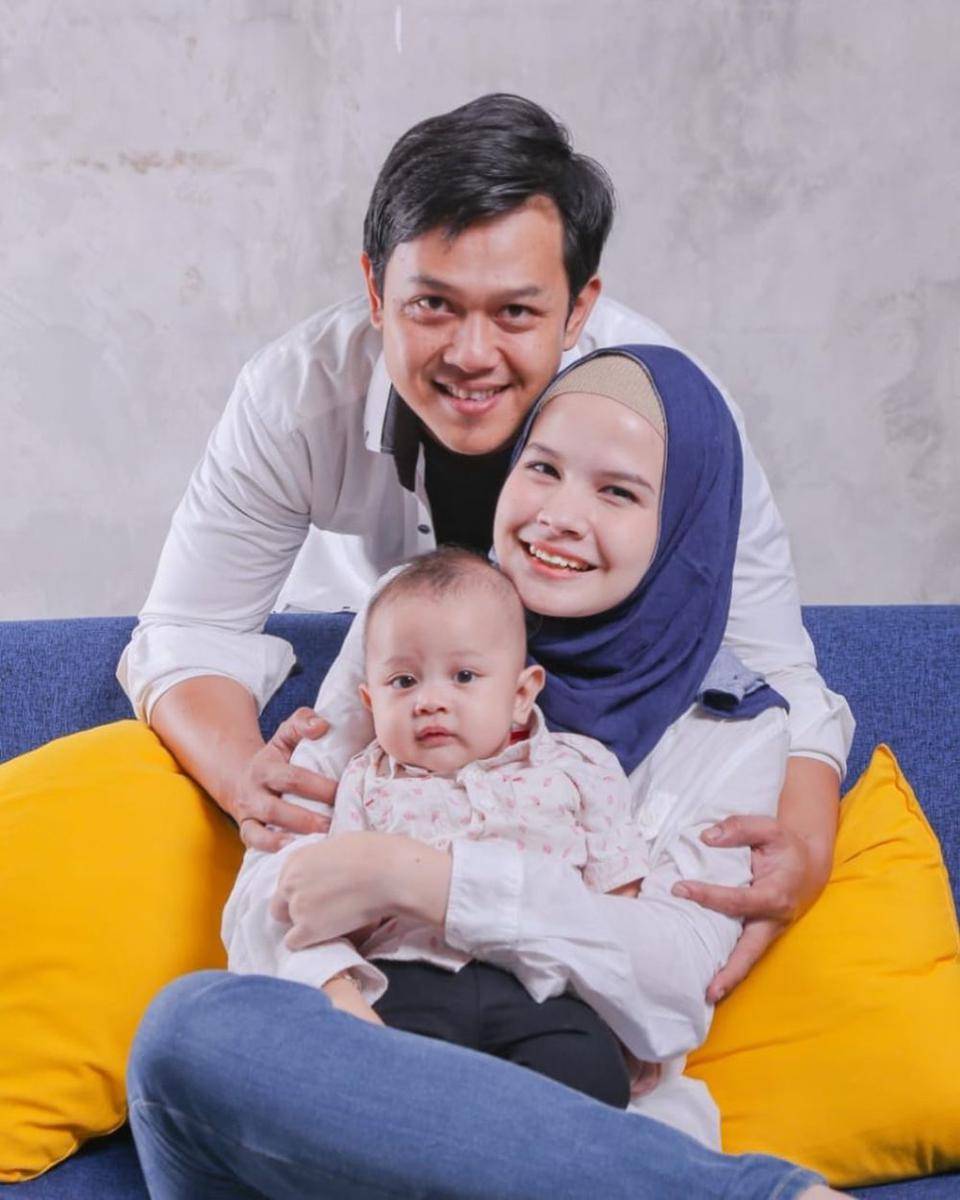Grace Salsabila bersama suami dan anaknya (instagram.com/grace_salsabila)