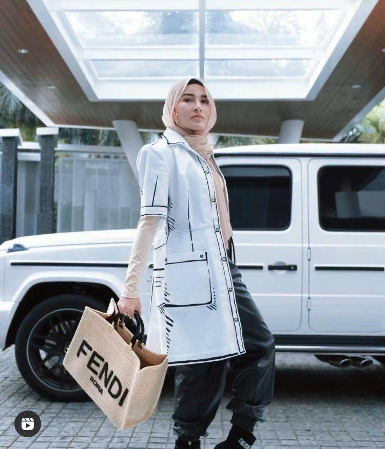 Shandy hijab (Instagram.com/shandypurnamasari)
