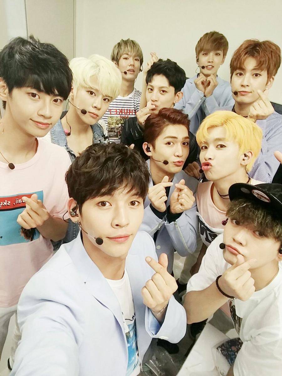 Potret kebersamaan UP10TION (twitter.com/UP10TION)