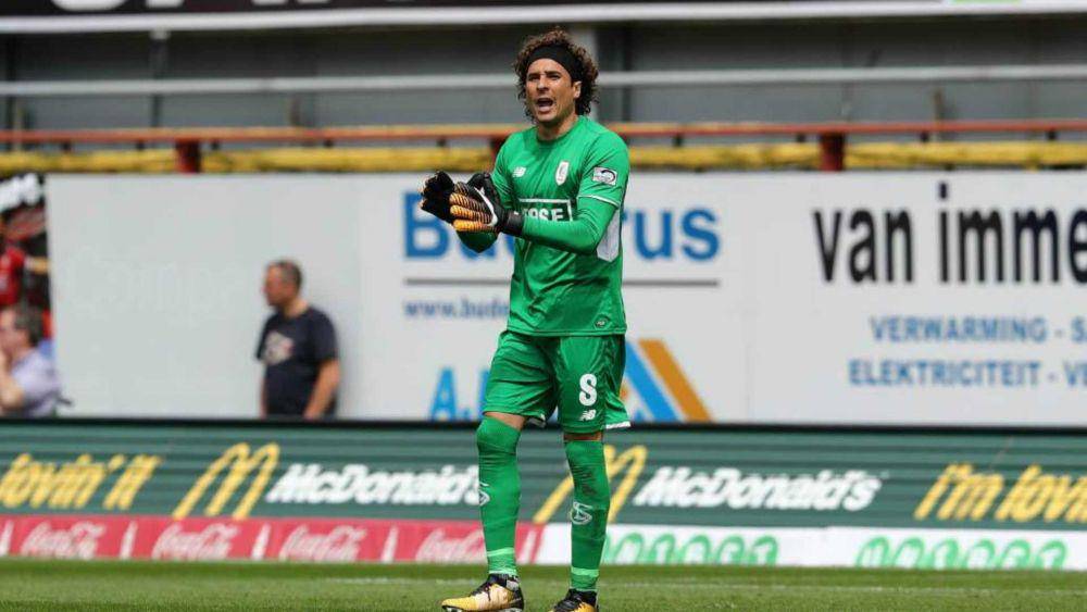 Ochoa saat bermain di Standard Liege (futmexnation.com)