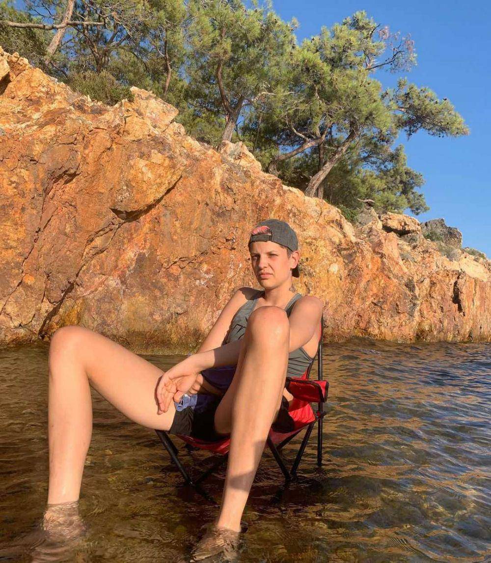 instagram.com/ebrarkarakurt18