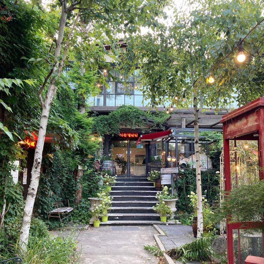 potret bagian depan Garden Gallery yang terlihat segar dan asri (instagram.com/gardengallery1)
