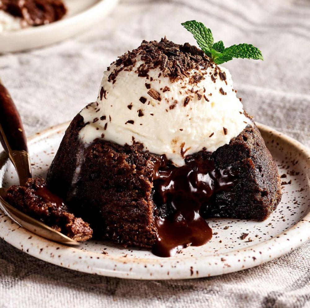 Resep Chocolate Lava Cake ala Devina Hermawan, Dijamin Anti Gagal!