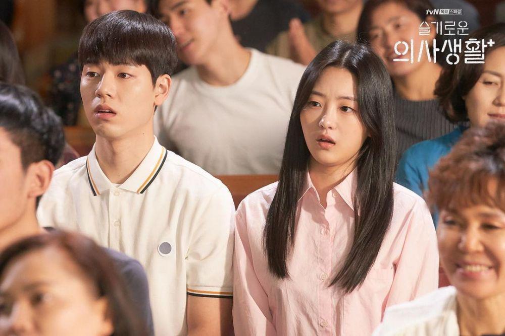 Bae Hyun Sung dan Cho Yi Hyun di Hospital Playlist. (instagram.com/hospitalplaylist_official)