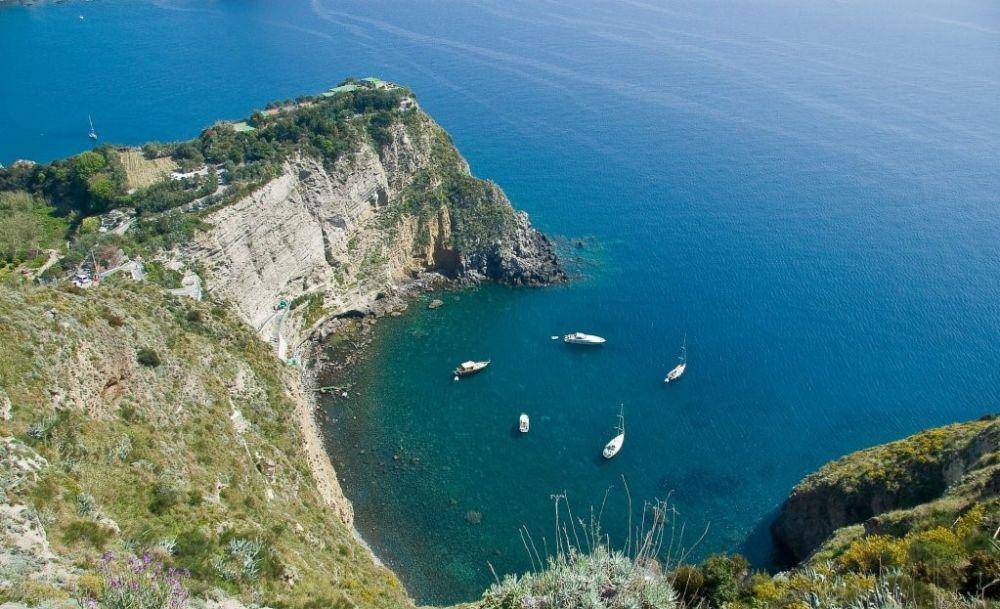 Teluk Sorgeto, Ischia (www.ischia.it)